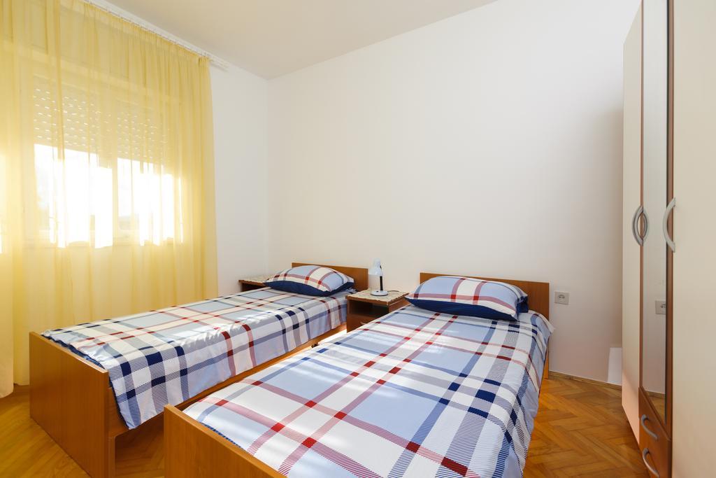 Lucia Apartament *